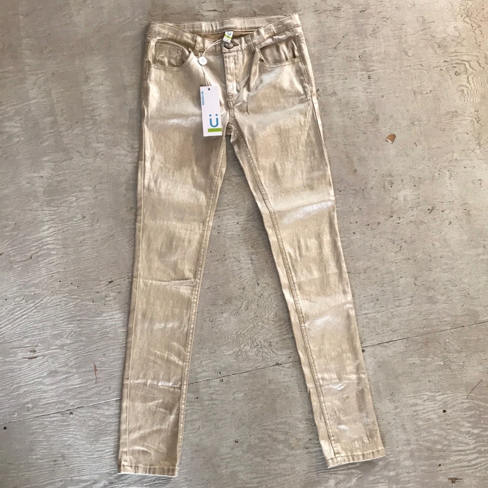 Shiny gold jeans 🤩